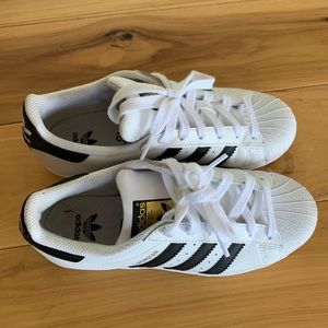 Classic Adidas Superstar Fits 6.5 W